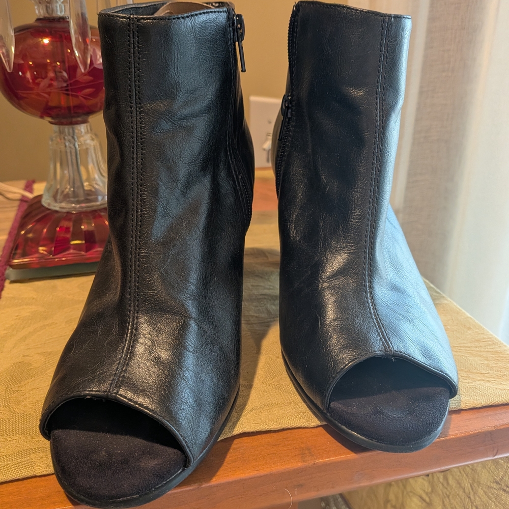 AEROSOLES Black Peep-Toe Ankle Booties